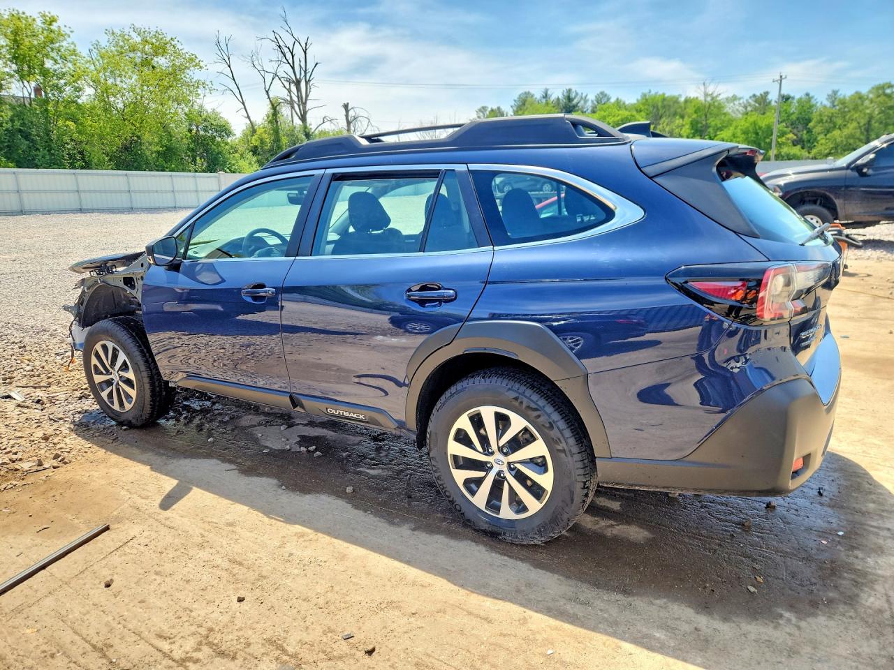 2025 SUBARU OUTBACK photo 4