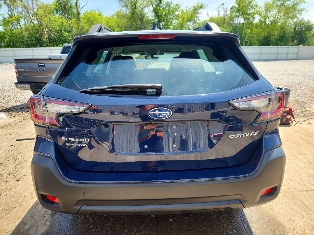 2025 SUBARU OUTBACK photo 16