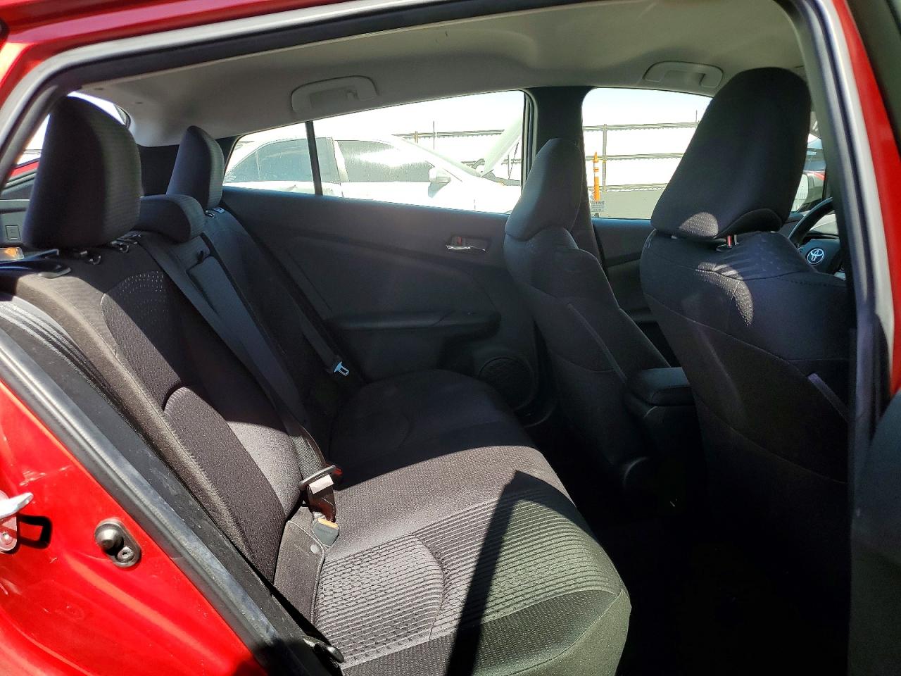 2017 TOYOTA PRIUS ONE photo 19