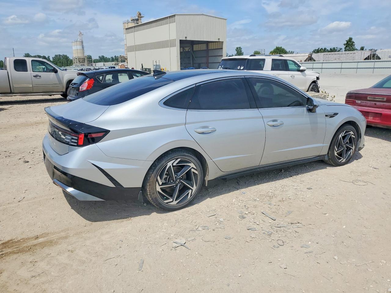 2024 HYUNDAI SONATA SEL photo 5