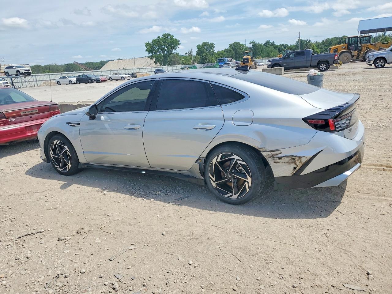 2024 HYUNDAI SONATA SEL photo 3