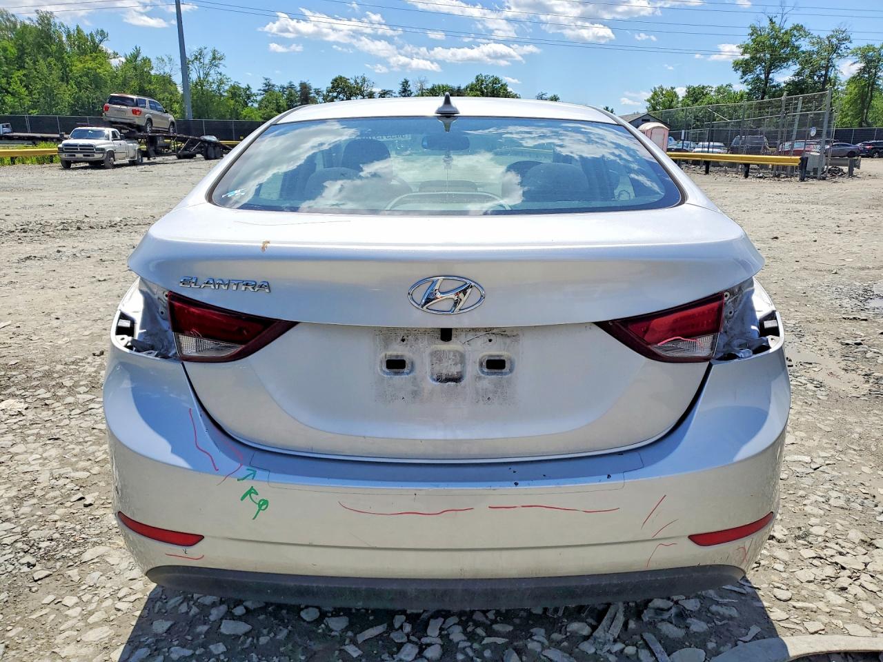 2016 HYUNDAI ELANTRA VALUE EDITION photo 11