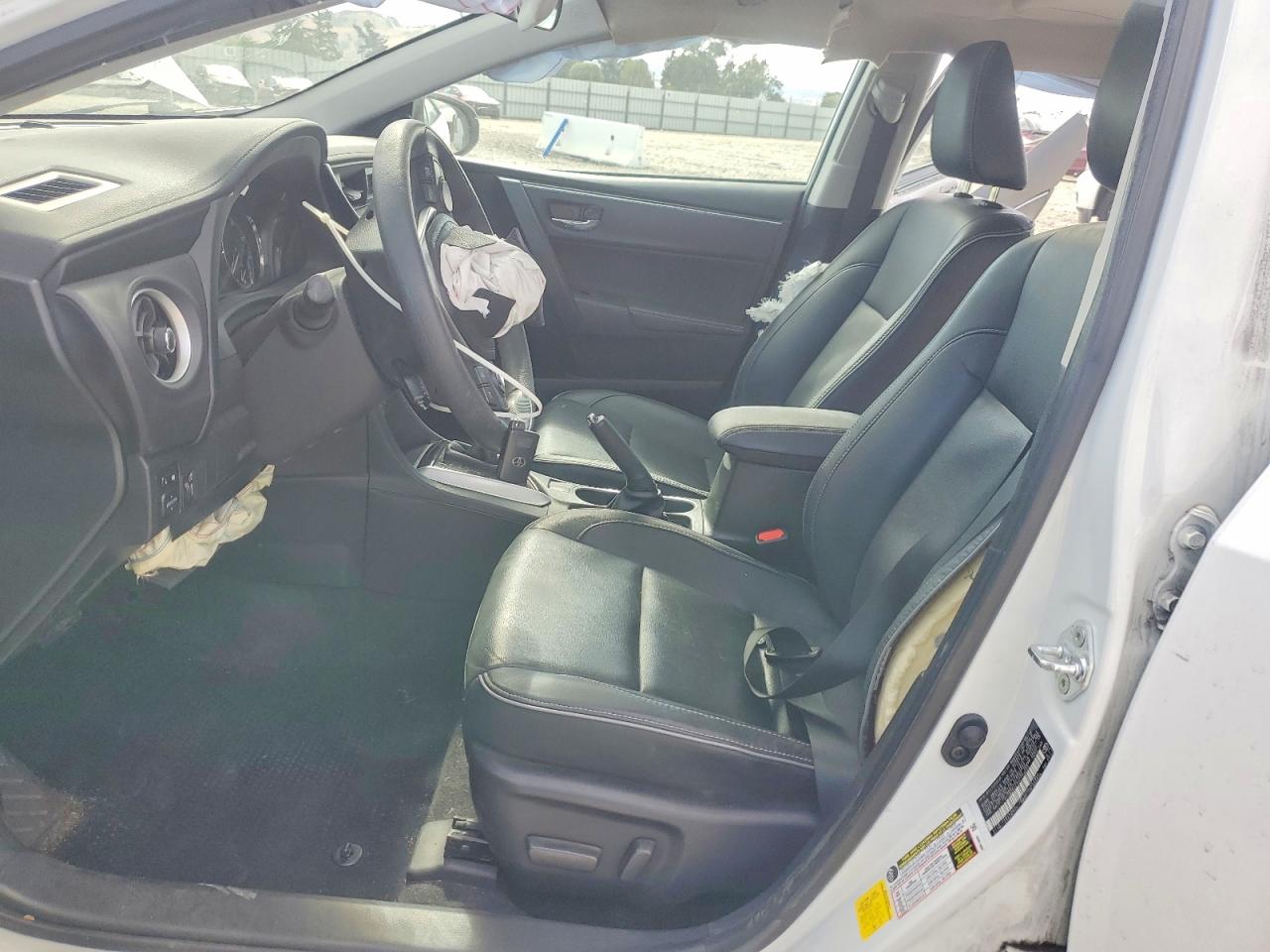 2017 TOYOTA COROLLA XLE photo 7