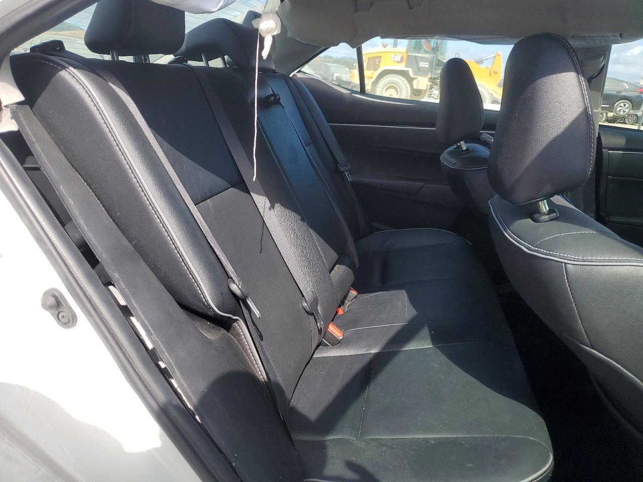 2017 TOYOTA COROLLA XLE photo 10