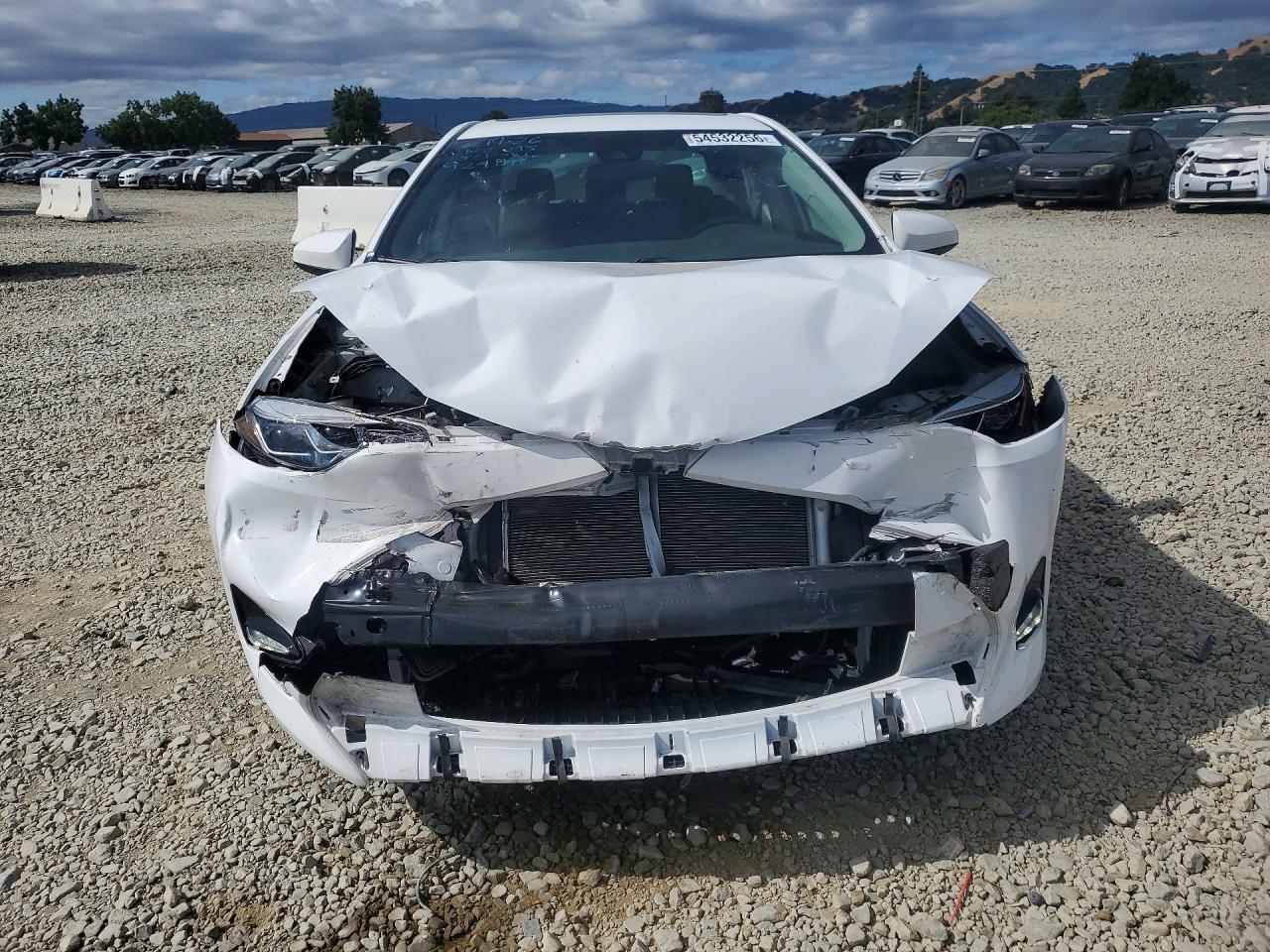 2017 TOYOTA COROLLA XLE photo 5