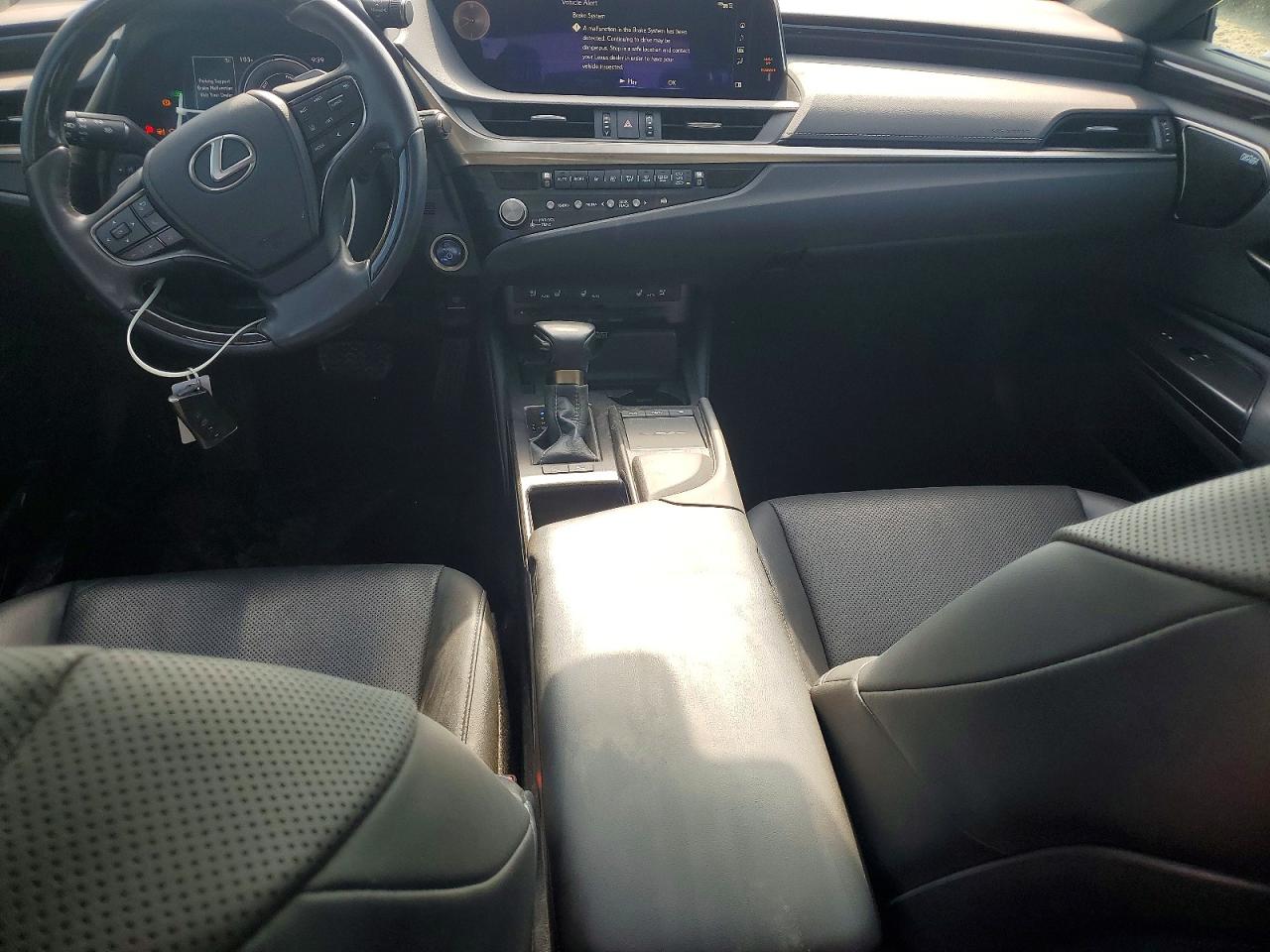 2021 LEXUS ES 300H photo 22