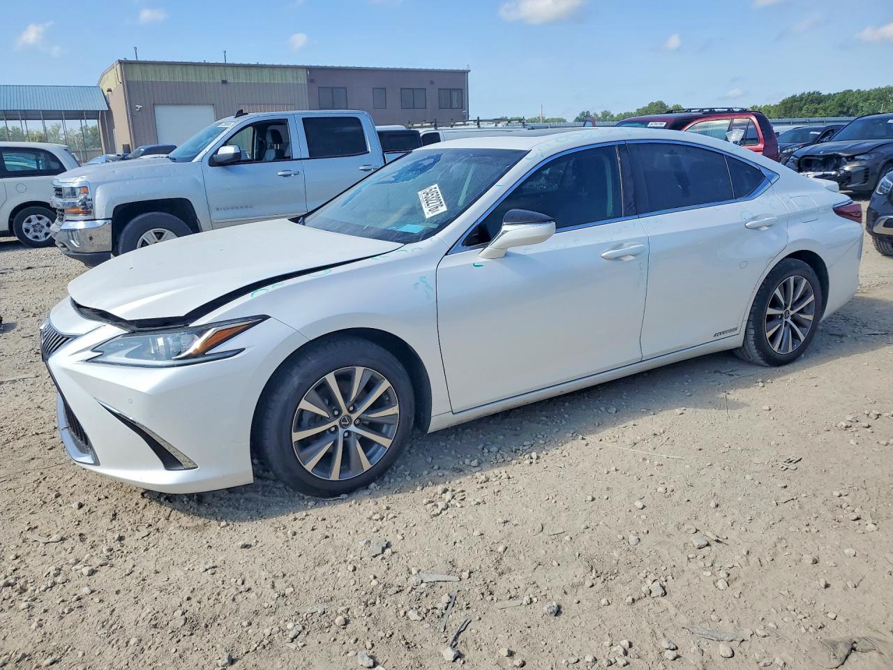 2021 LEXUS ES