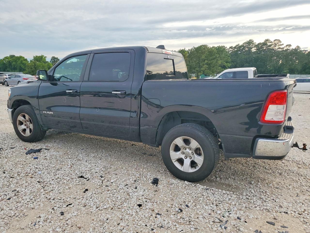2019 RAM 1500 BIG HORN photo 3