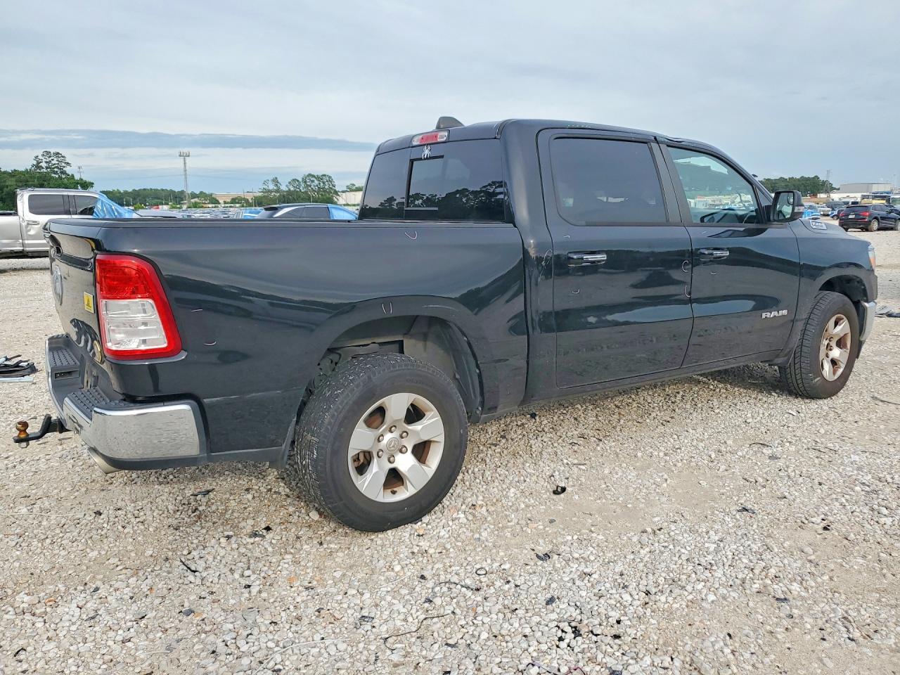 2019 RAM 1500 BIG HORN photo 5
