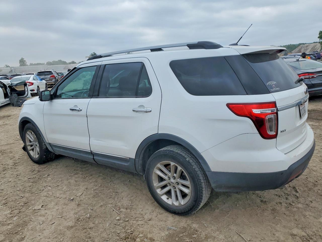 2015 FORD EXPLORER photo 3