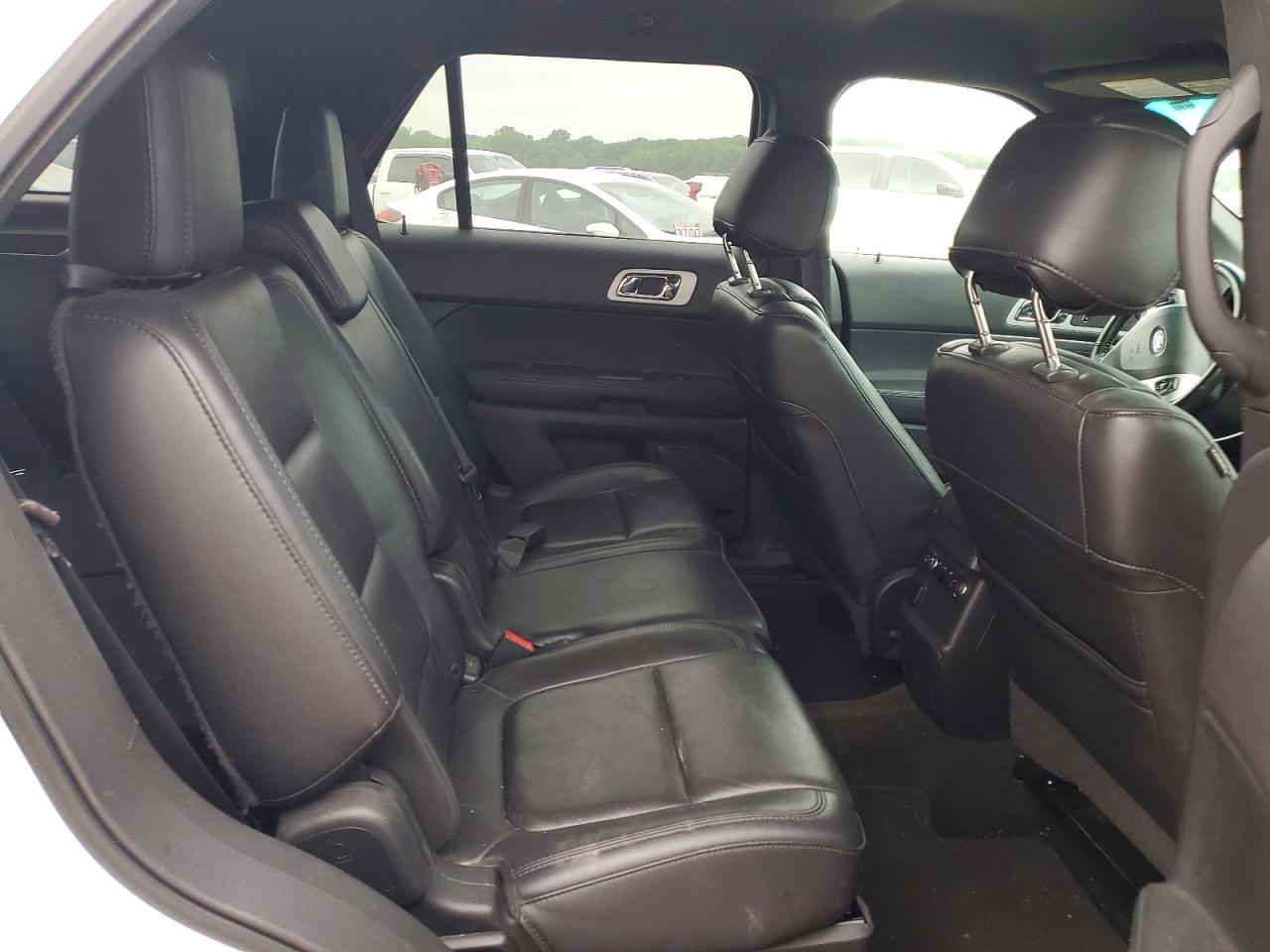 2015 FORD EXPLORER photo 19