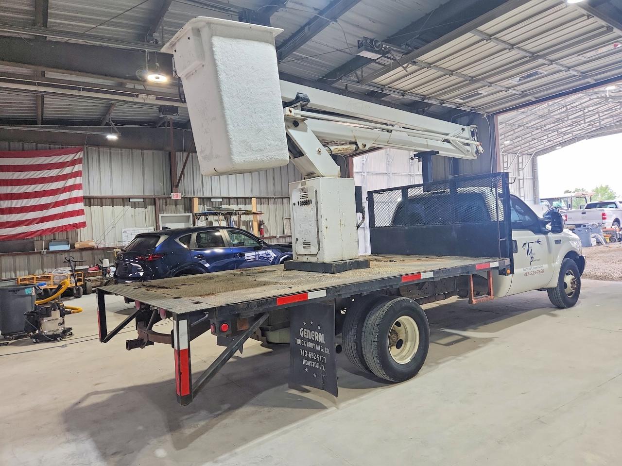 2004 FORD F350 SUPER DUTY BUCKET TRUCK photo 5