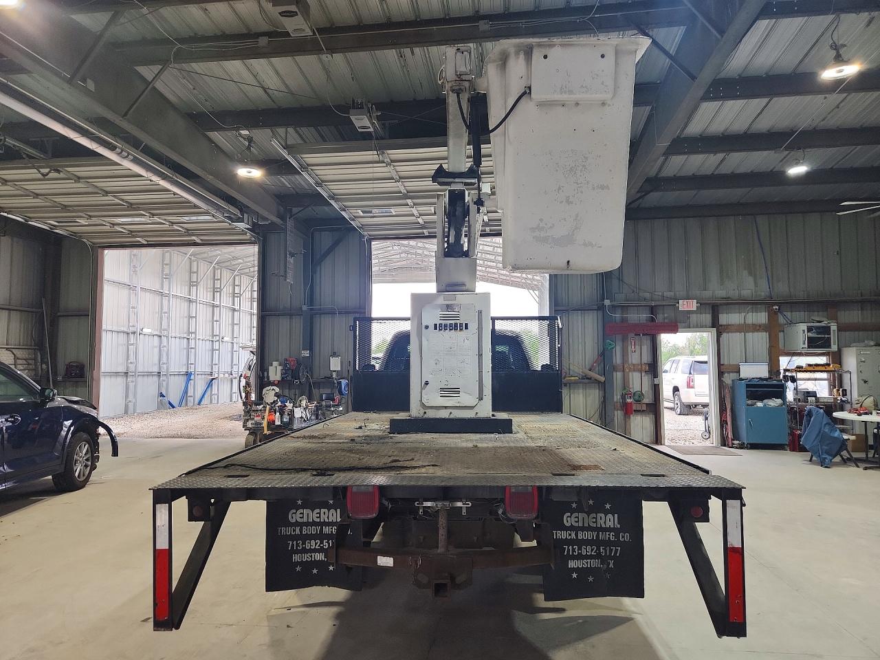 2004 FORD F350 SUPER DUTY BUCKET TRUCK photo 11
