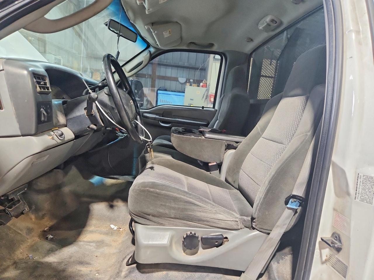 2004 FORD F350 SUPER DUTY BUCKET TRUCK photo 13