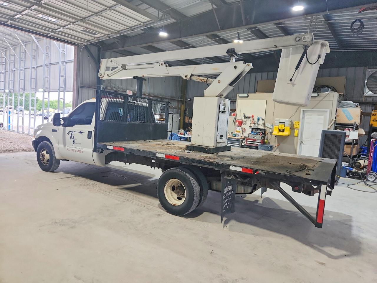 2004 FORD F350 SUPER DUTY BUCKET TRUCK photo 3