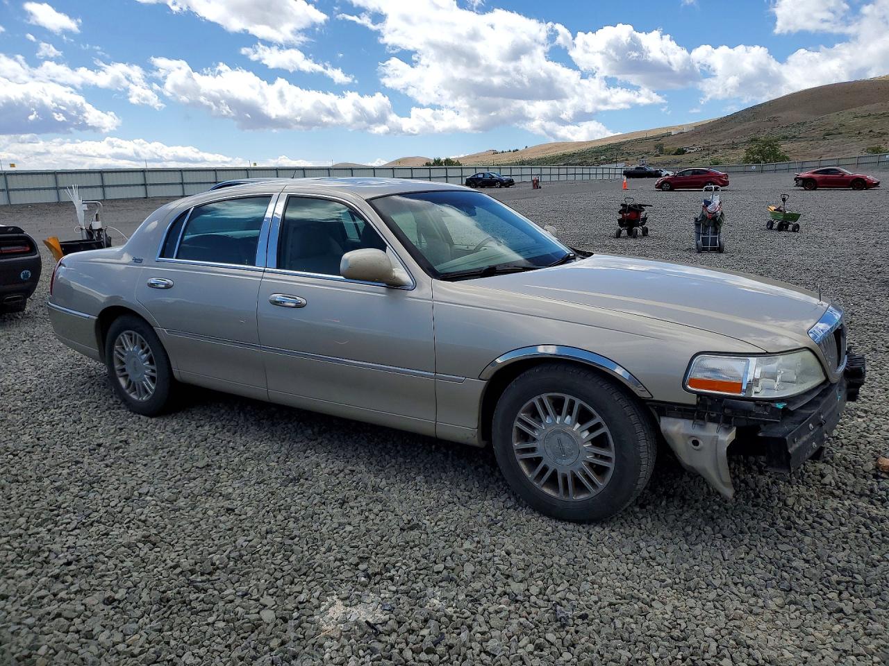2006 LINCOLN TOWN CAR SIGNATURE LIMITED photo 7