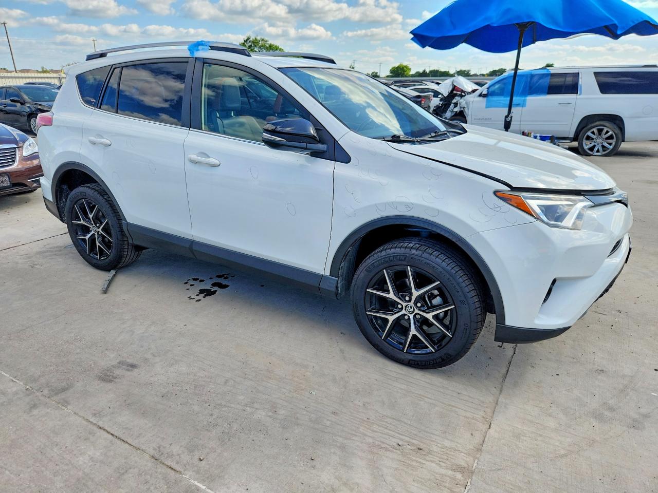 2017 TOYOTA RAV4 SE photo 7