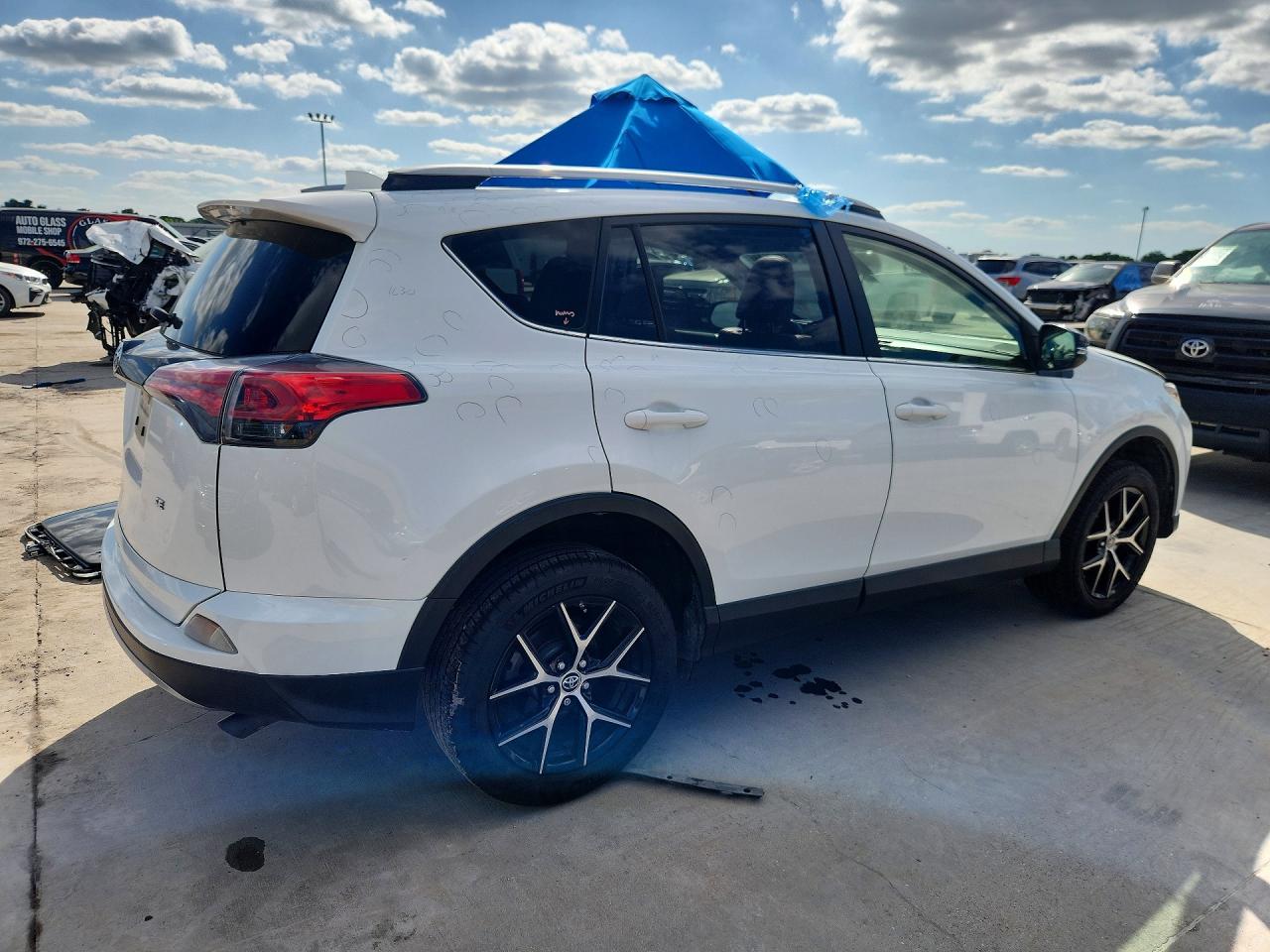 2017 TOYOTA RAV4 SE photo 5