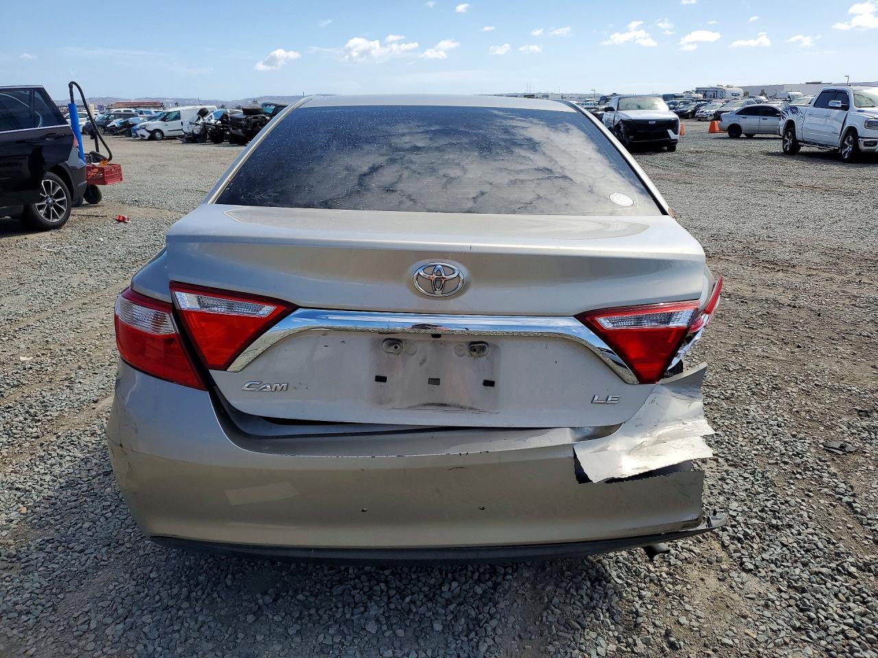 2016 TOYOTA CAMRY LE photo 6