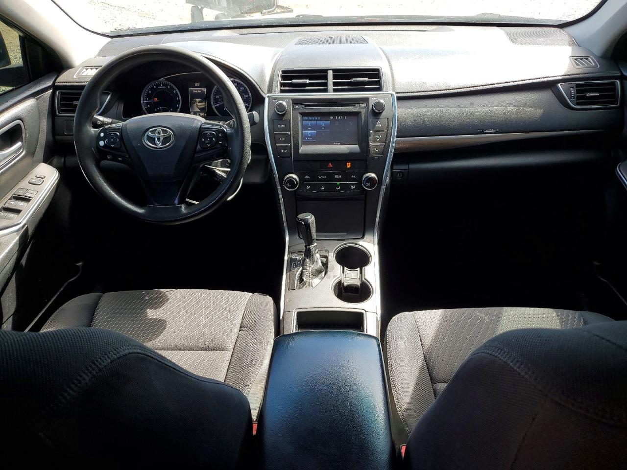 2016 TOYOTA CAMRY LE photo 8