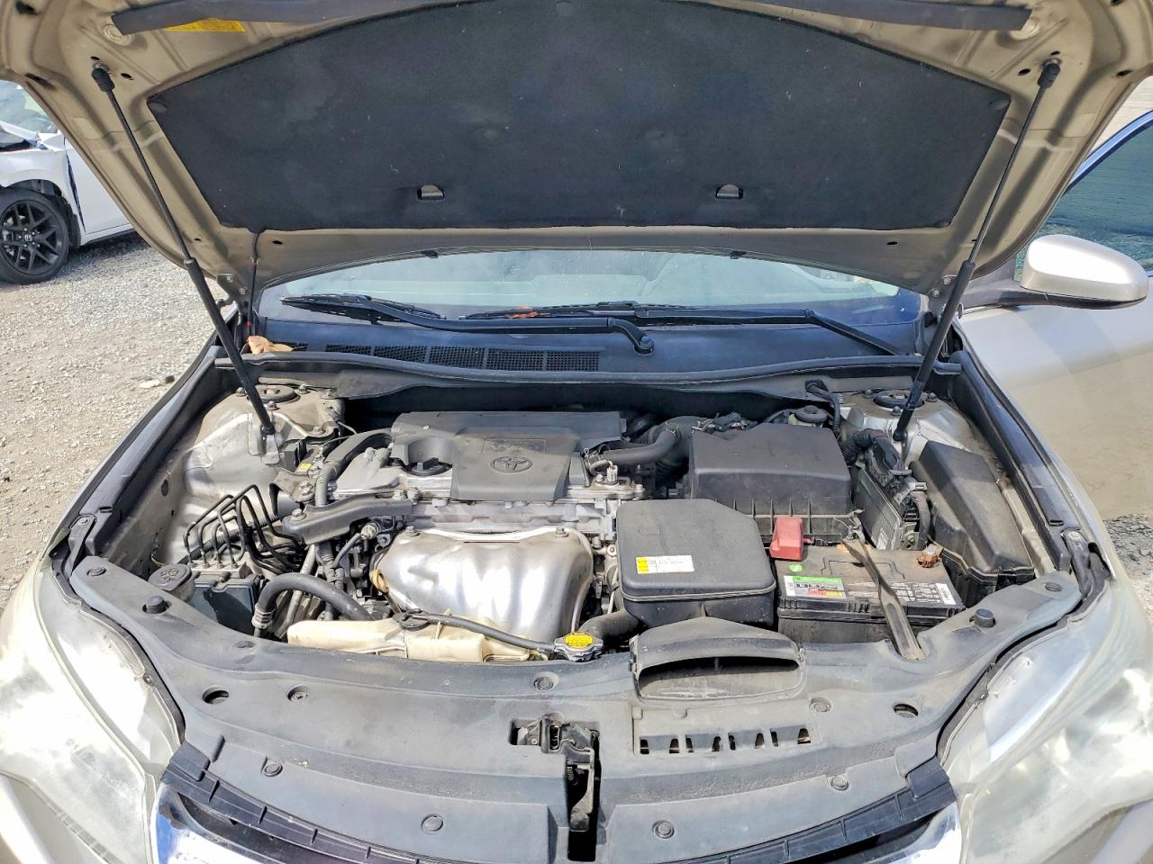2016 TOYOTA CAMRY LE photo 11