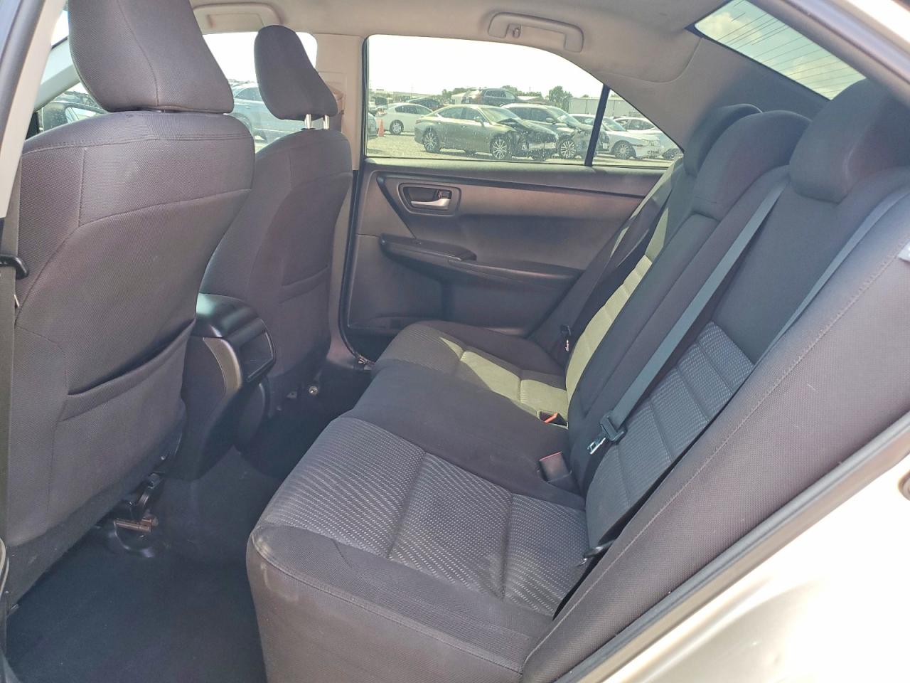 2016 TOYOTA CAMRY LE photo 10