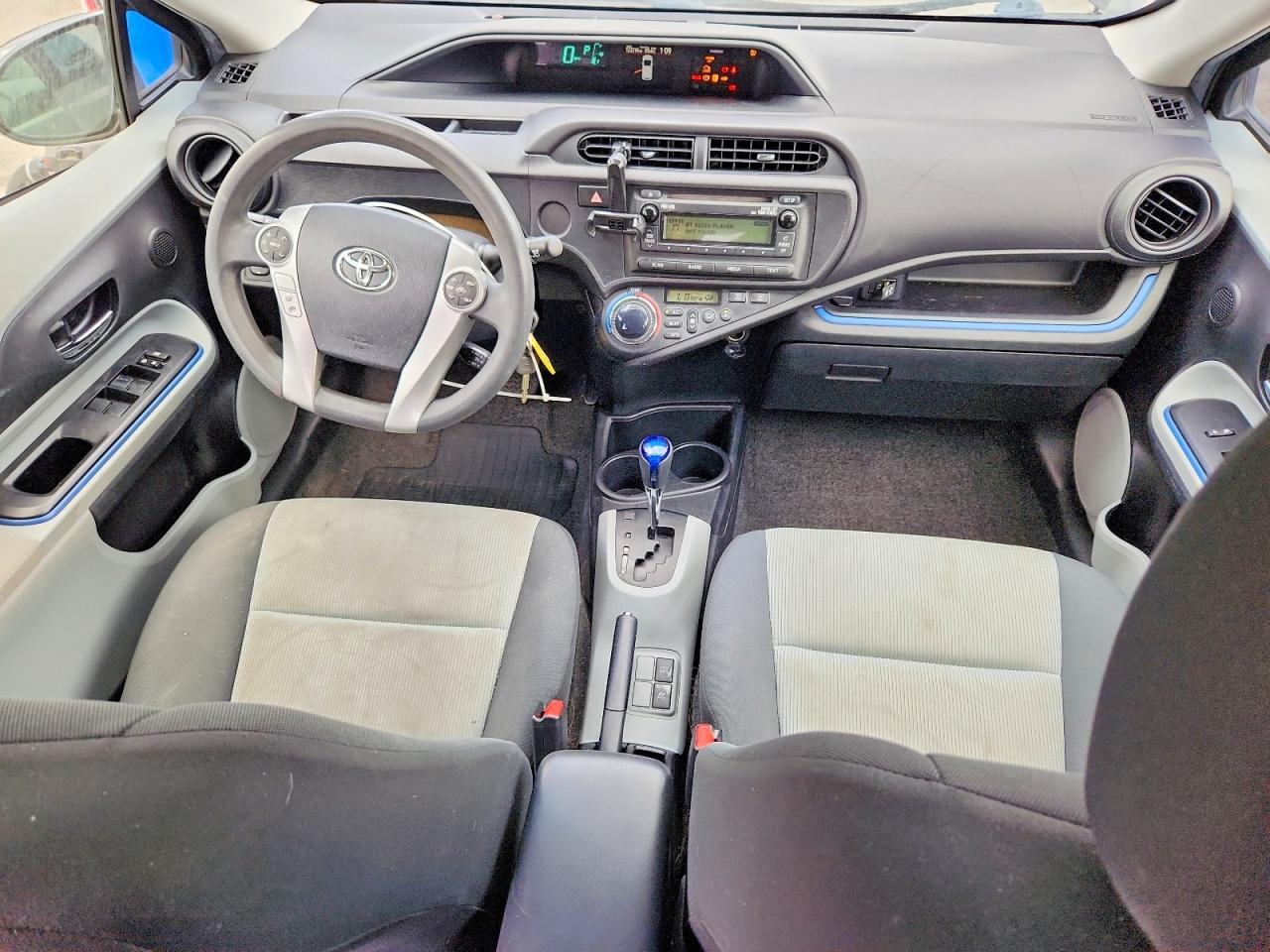 2013 TOYOTA PRIUS C TWO photo 22