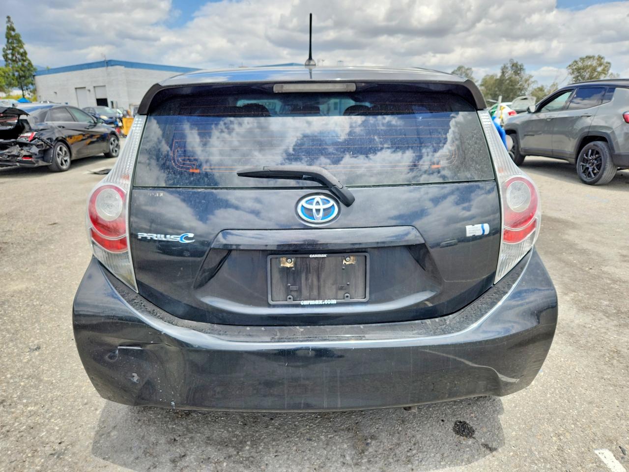 2013 TOYOTA PRIUS C TWO photo 16