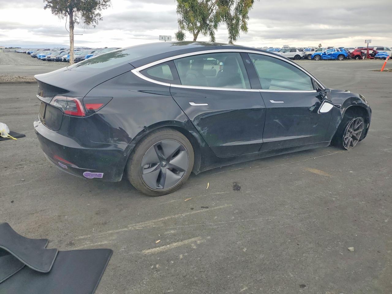 2018 TESLA MODEL 3 photo 5