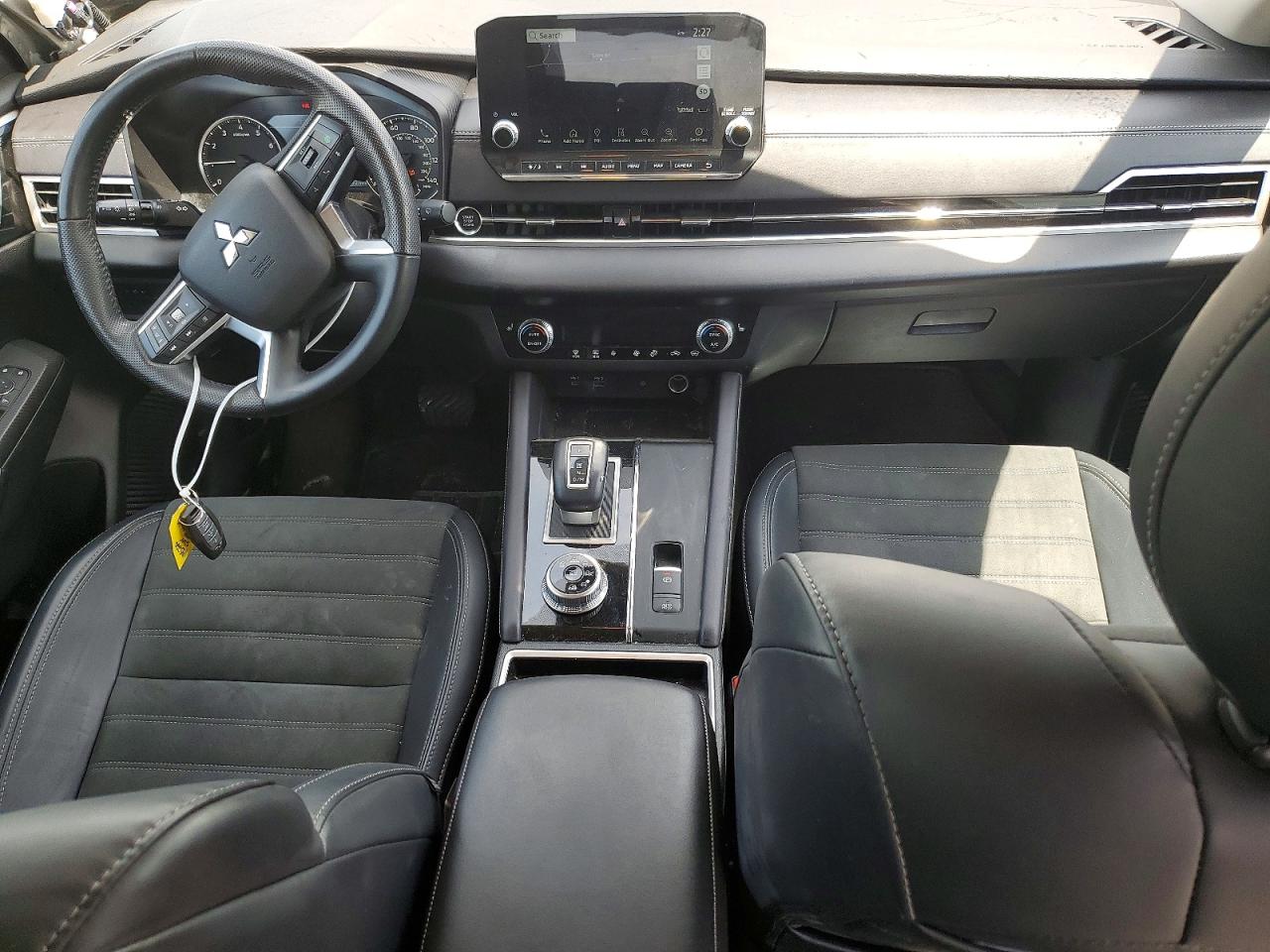 2024 MITSUBISHI OUTLANDER SE photo 8