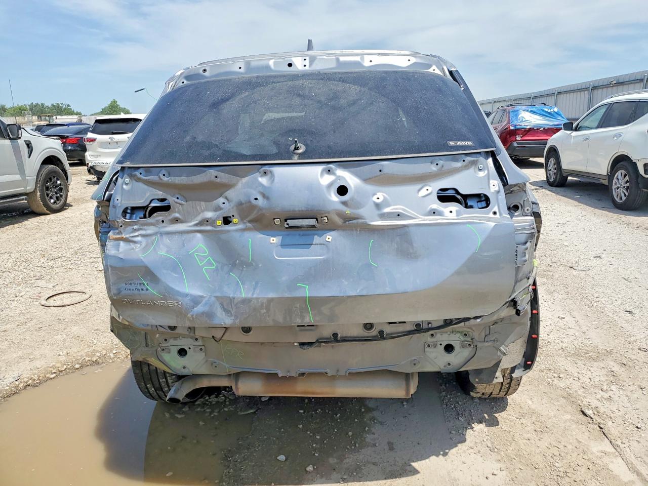 2024 MITSUBISHI OUTLANDER SE photo 6