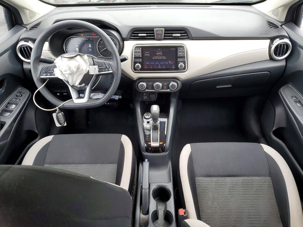 2021 NISSAN VERSA SV photo 22