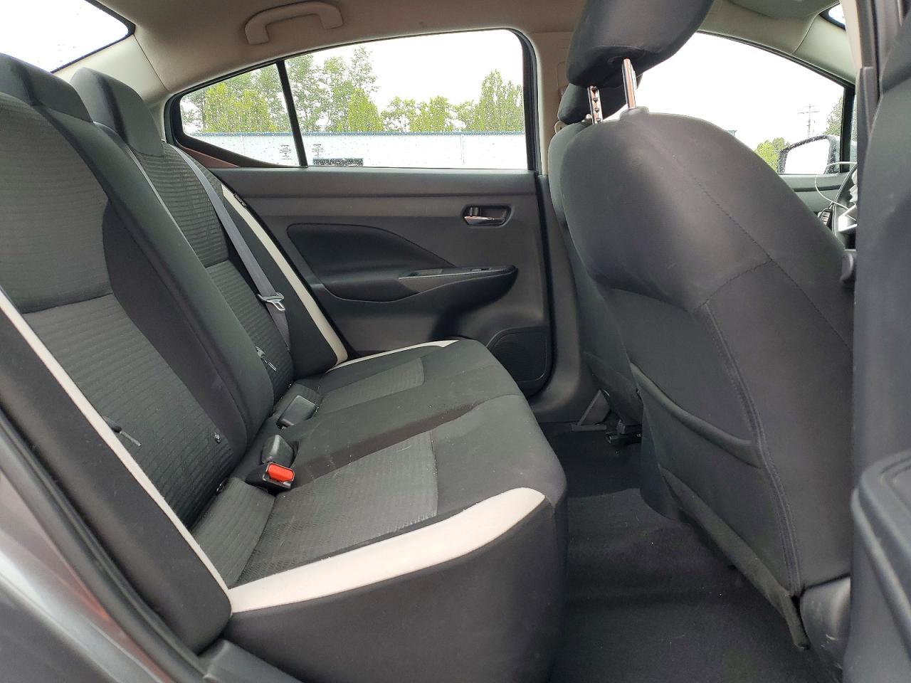 2021 NISSAN VERSA SV photo 28