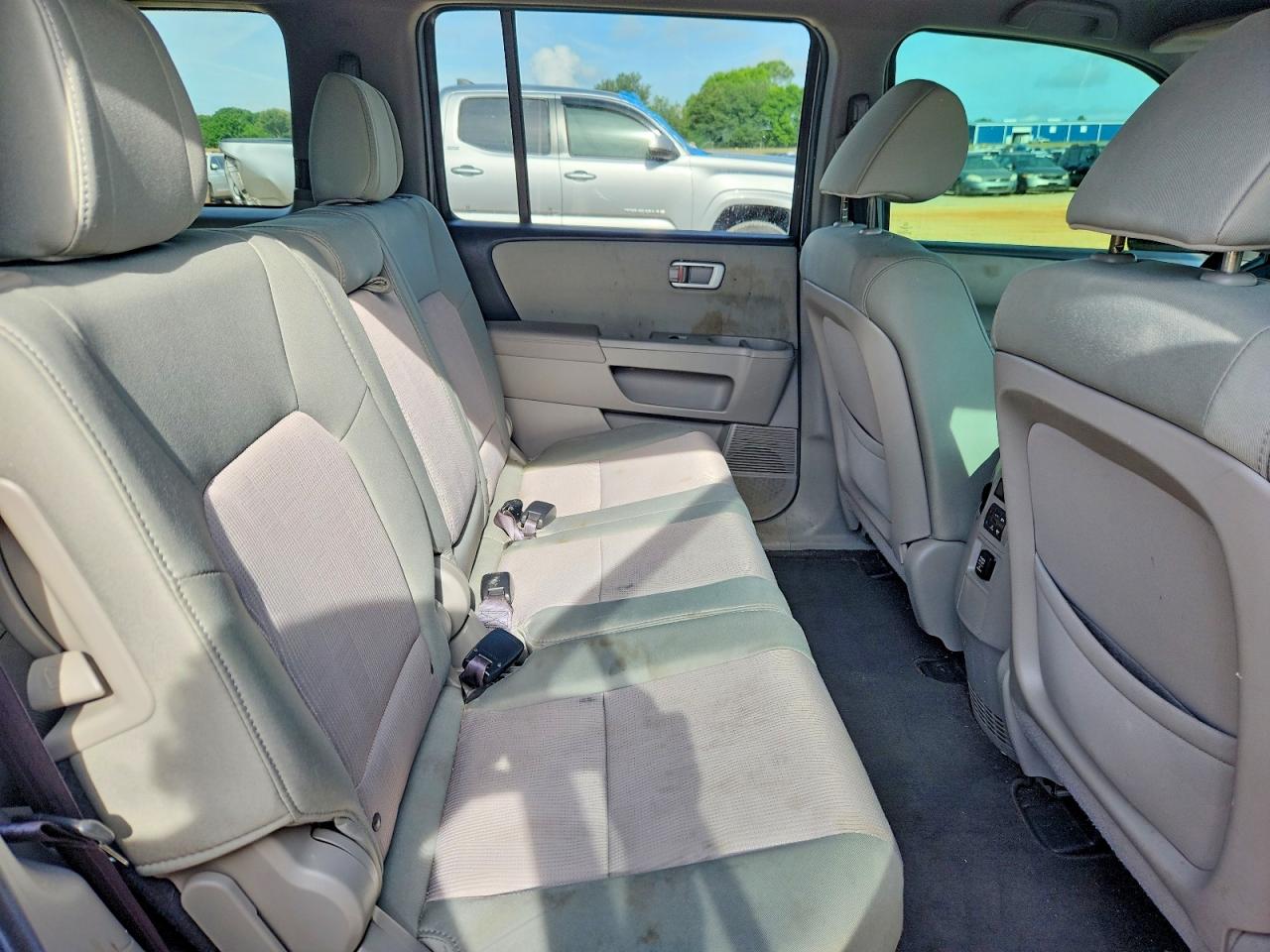 2012 HONDA PILOT EX photo 21