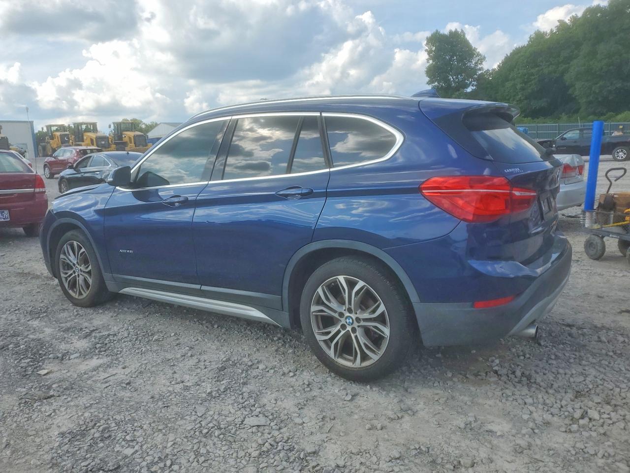 2016 BMW X1 XDRIVE28I photo 2
