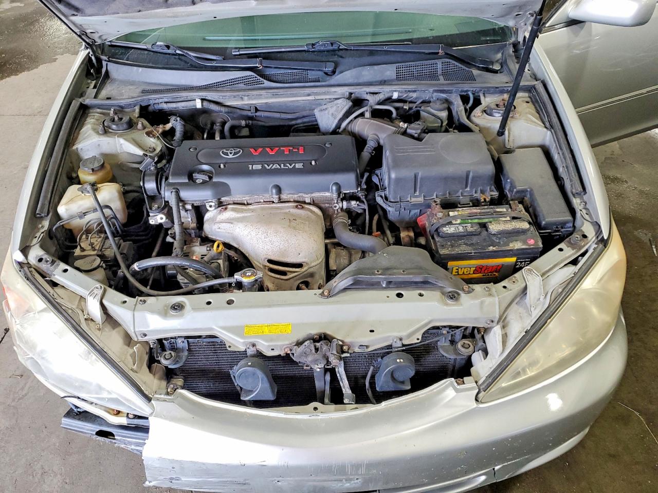 2002 TOYOTA CAMRY XLE photo 11