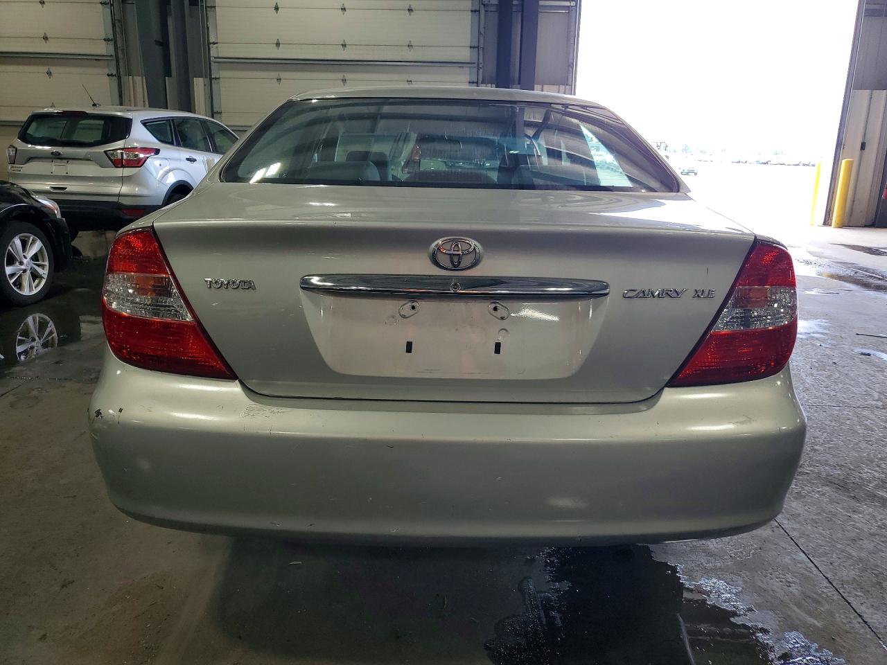 2002 TOYOTA CAMRY XLE photo 6