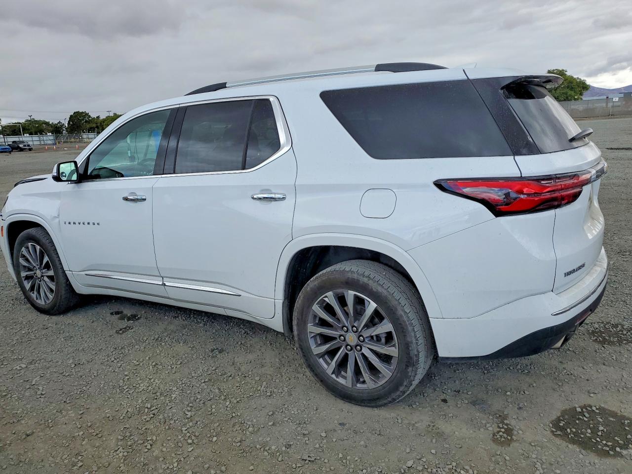 2023 CHEVROLET TRAVERSE PREMIER photo 4