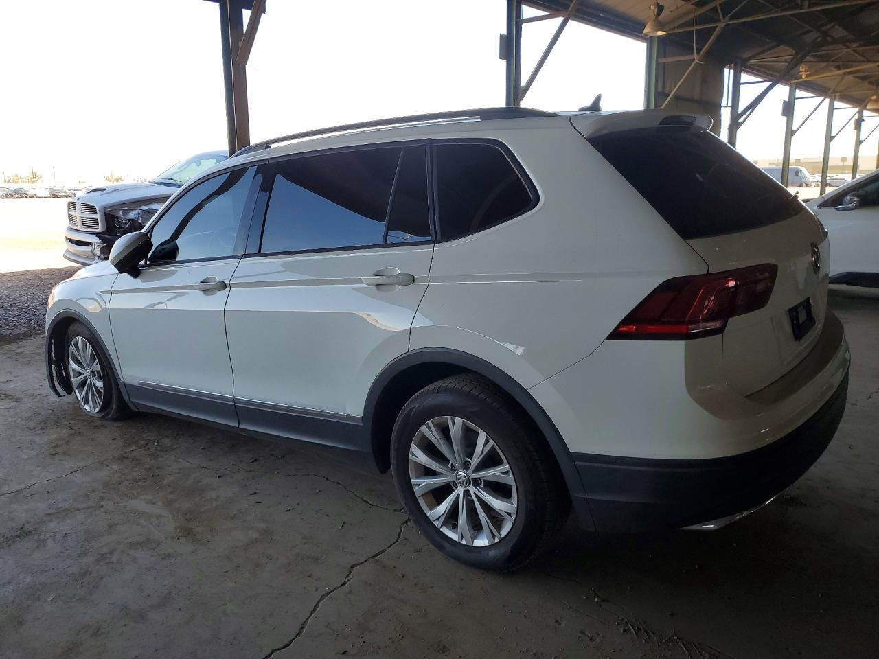 2020 VOLKSWAGEN TIGUAN S photo 3