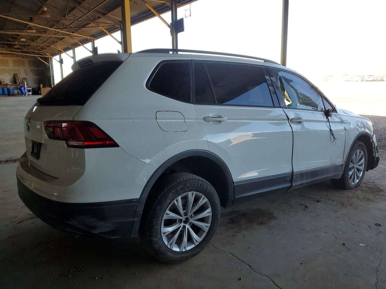 2020 VOLKSWAGEN TIGUAN S photo 5