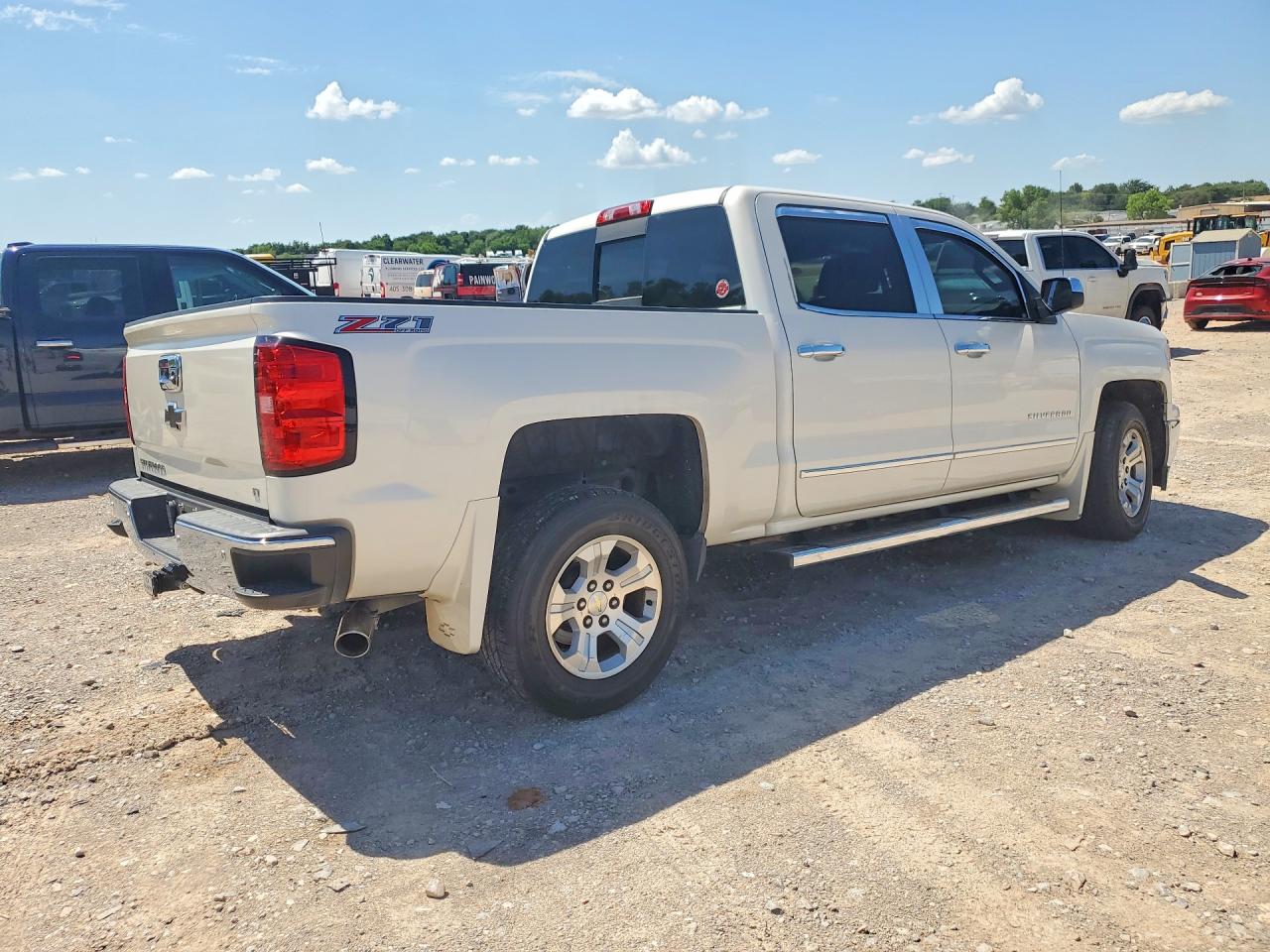 2015 CHEVROLET SILVERADO K1500 LT photo 3