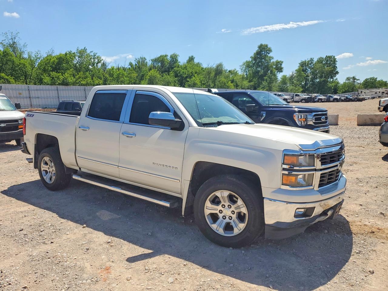 2015 CHEVROLET SILVERADO K1500 LT photo 4