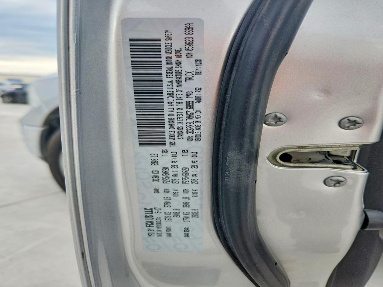 2017 RAM 1500 SLT photo 34