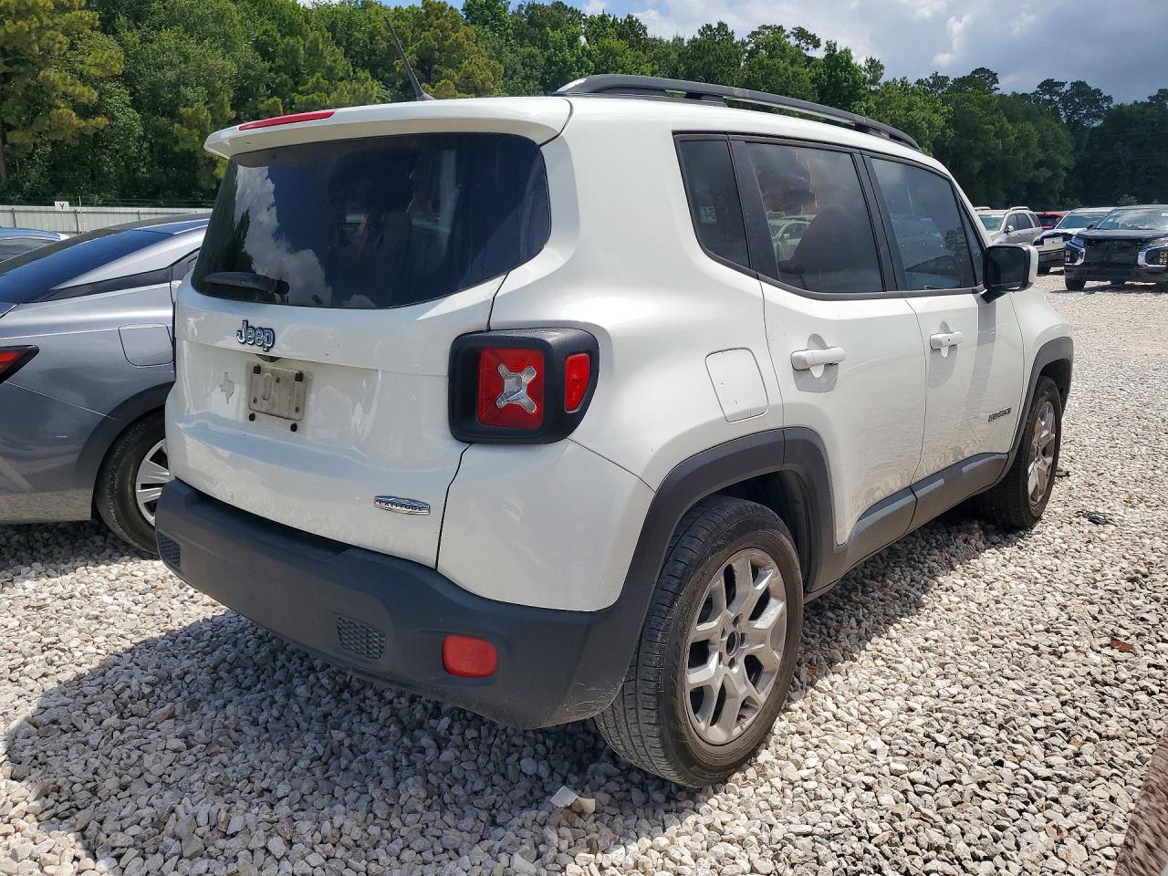 2017 JEEP RENEGADE LATITUDE photo 3