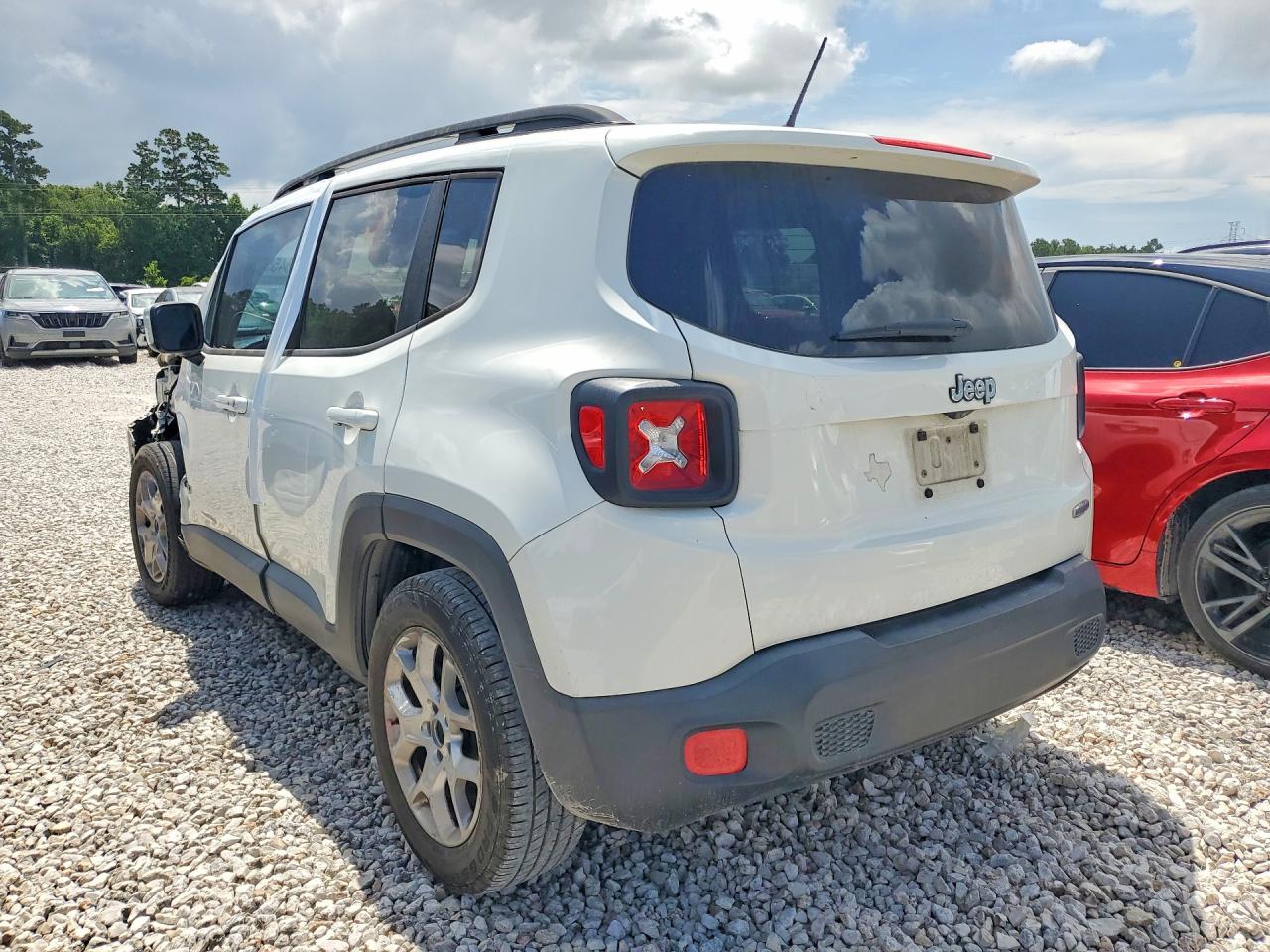 2017 JEEP RENEGADE LATITUDE photo 2
