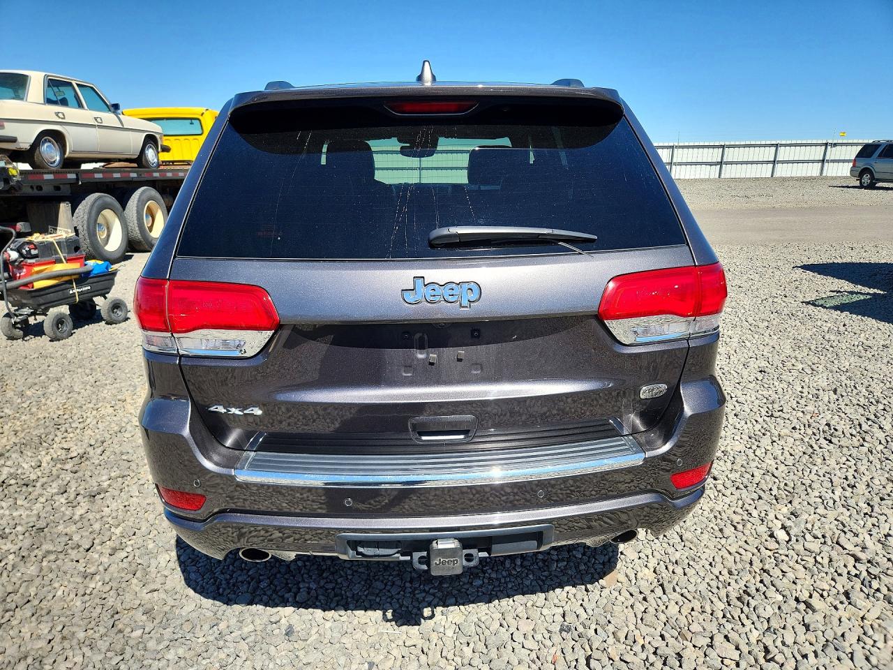 2020 JEEP GRAND CHEROKEE OVERLAND photo 16
