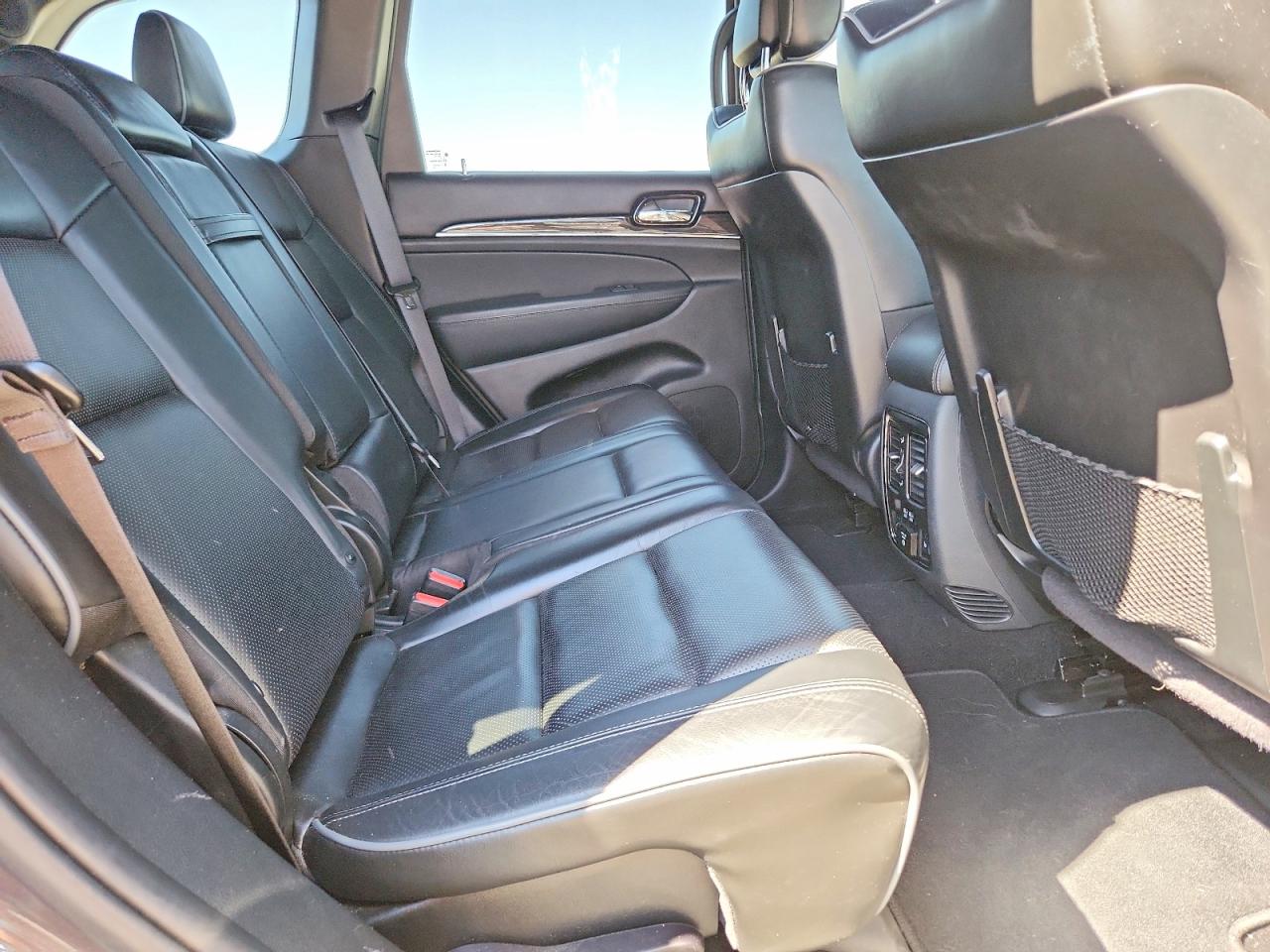 2020 JEEP GRAND CHEROKEE OVERLAND photo 31