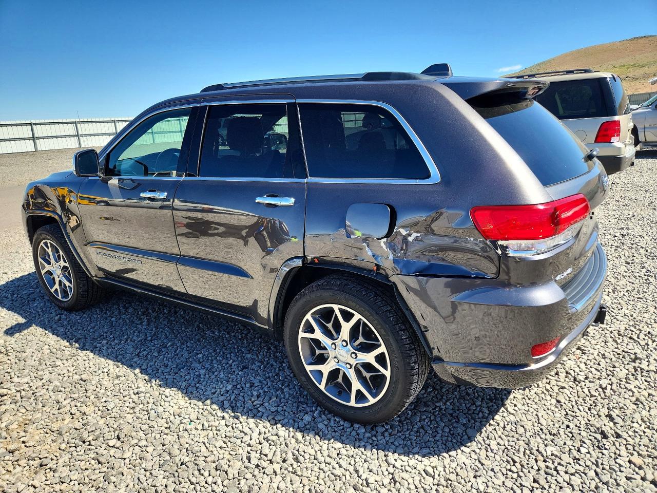 2020 JEEP GRAND CHEROKEE OVERLAND photo 4
