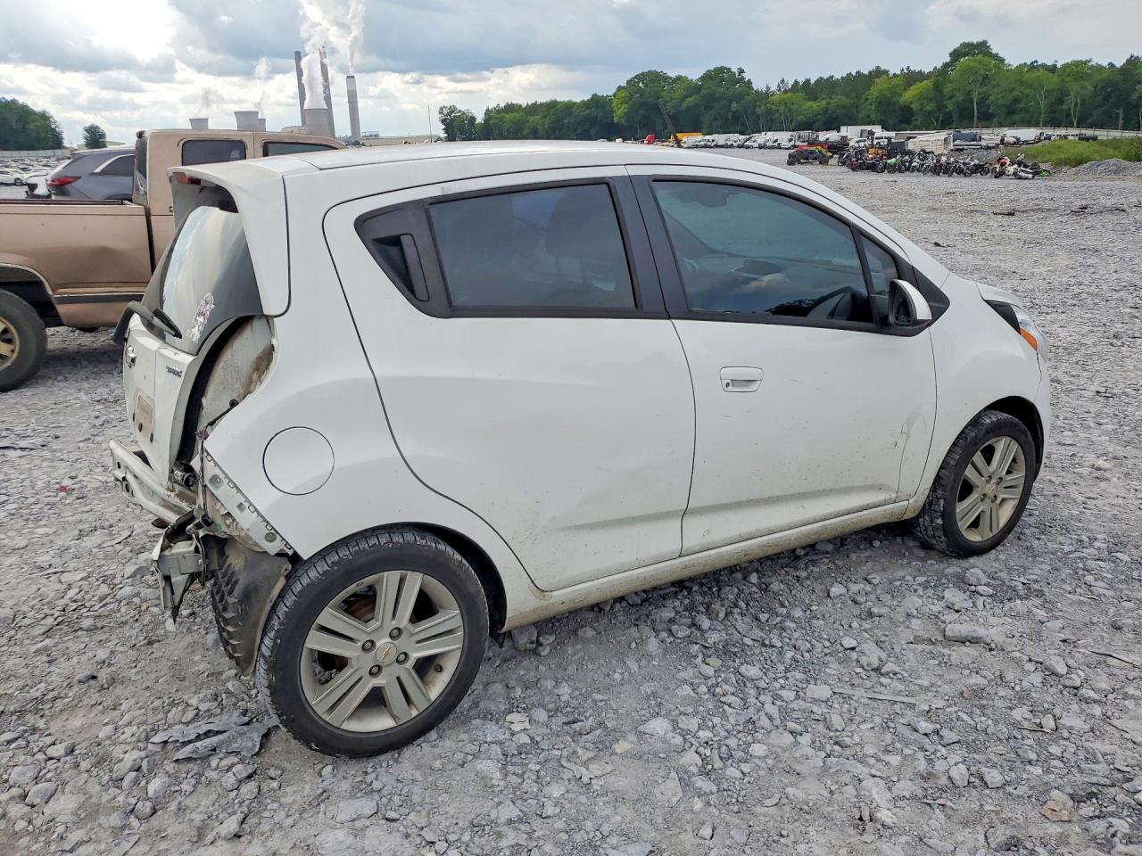 2015 CHEVROLET SPARK 1LT photo 3