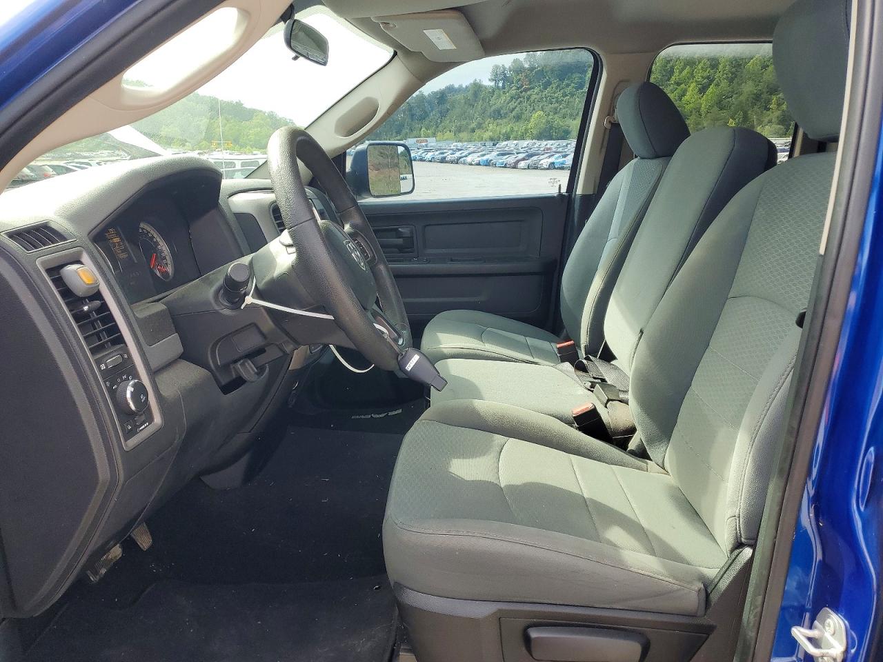 2017 RAM 1500 ST photo 7